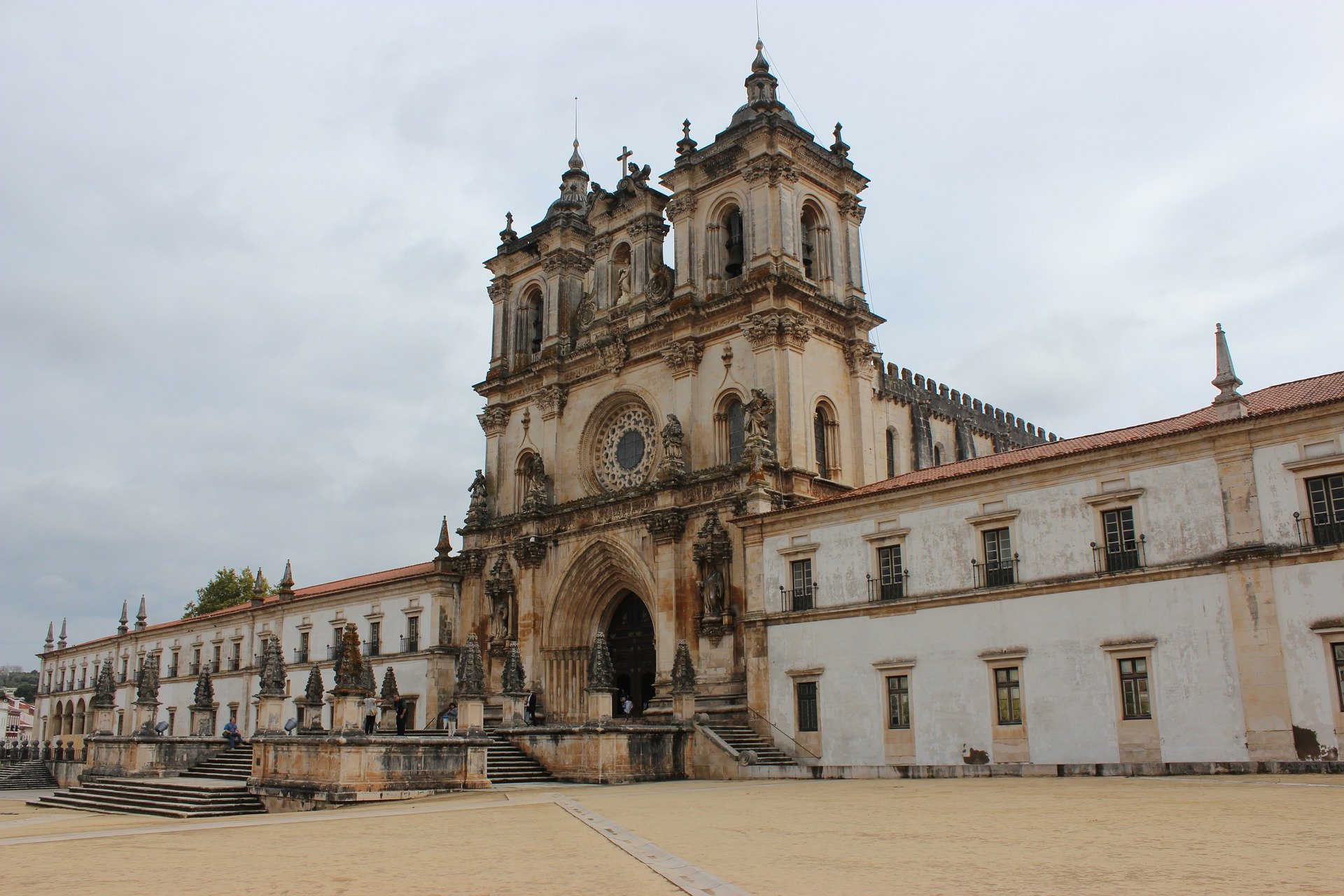 монастыри португалии